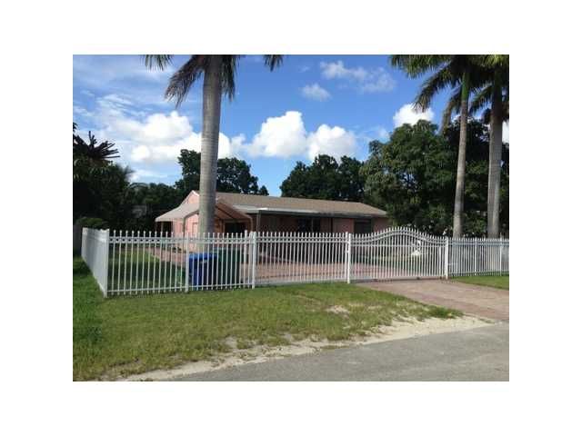 541 NW 153 ST, Miami, FL 33169