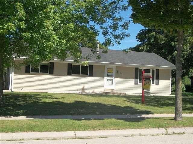 S Claremont St, Saukville, WI 53080