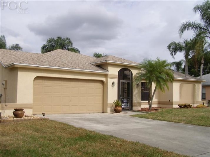 6685 Wakefield Dr, Fort Myers, FL 33966