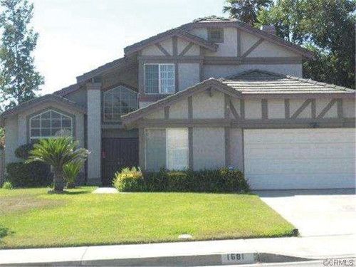 1681 West Summerset Drive, Rialto, CA 92377