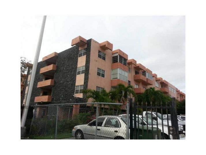 1035 W 77 ST # 406, Hialeah, FL 33014