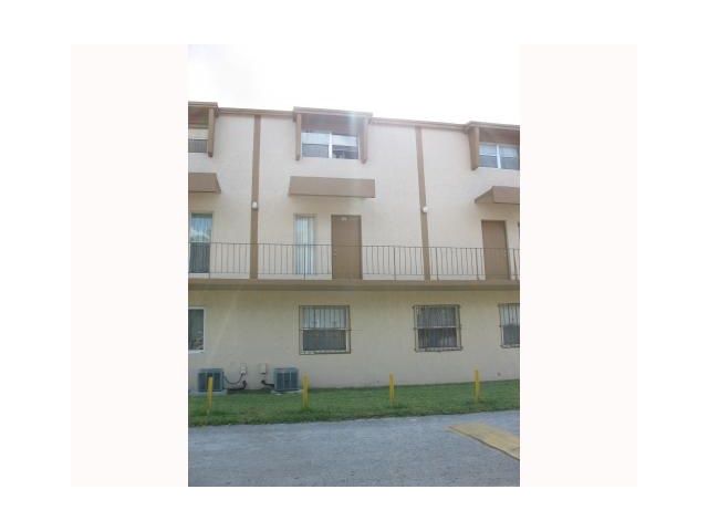 1990 NW 4 CT # 11, Miami, FL 33136