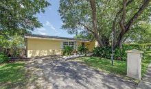 11121 SW 102 AV Miami, FL 33176