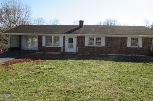 311 Wall Street, Bassett, VA 24055