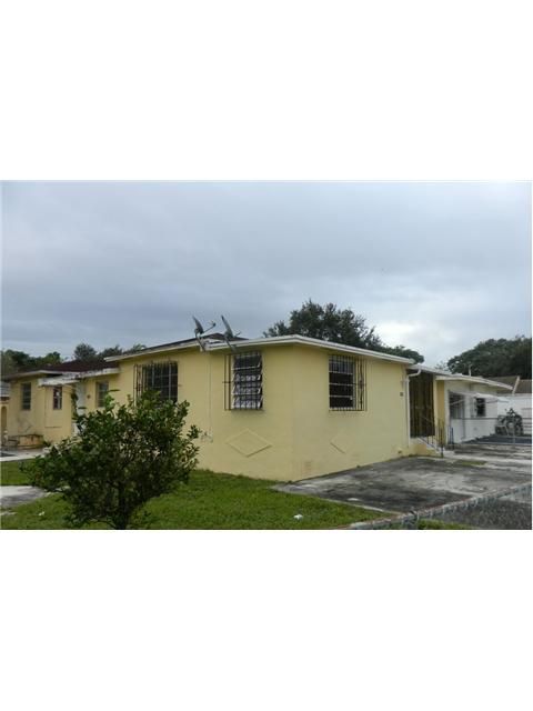 2990 NW 32 ST, Miami, FL 33142