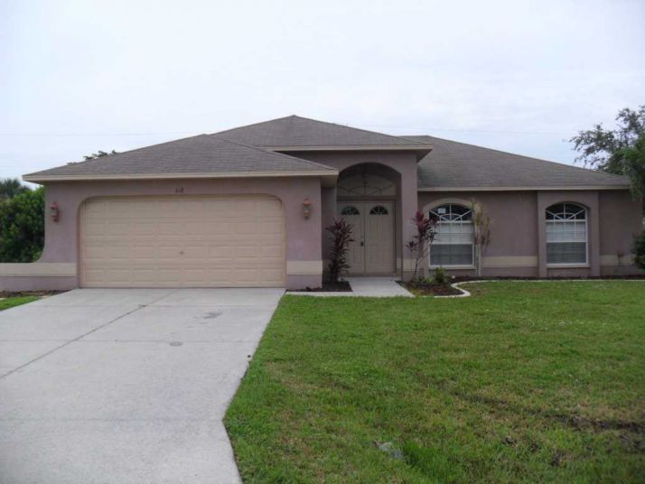 618 Se 15th Ter, Cape Coral, FL 33990