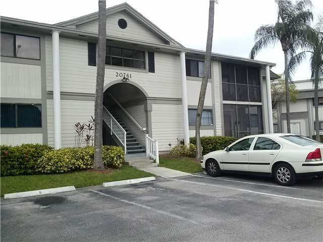 20761 NE 4 PL # 207, Miami, FL 33179