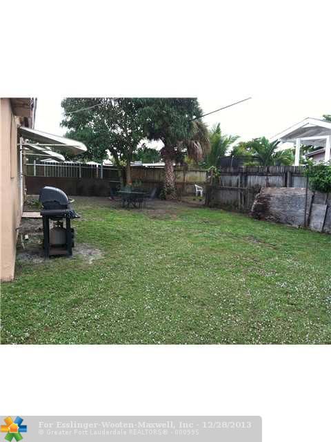 300 NW 66TH AVE, Hollywood, FL 33024