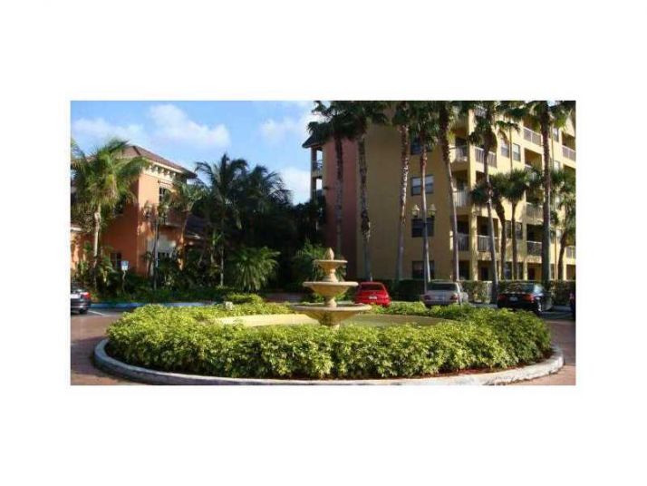 8235 LAKE DR # 207, Miami, FL 33166