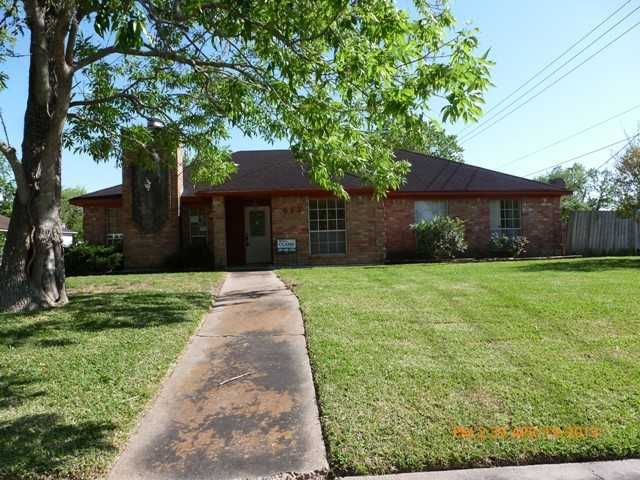 413 Dogwood St, Lake Jackson, TX 77566