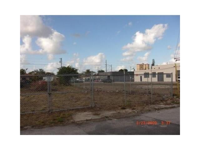 91 NW 73 ST, Miami, FL 33150