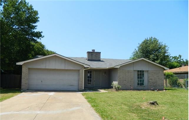 857 Wendy Drive, Grand Prairie, TX 75052