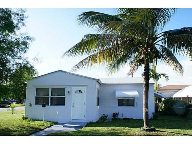 2447 LEE ST, Hollywood, FL 33020