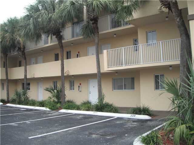 2710 W 76 ST # 206, Hialeah, FL 33016