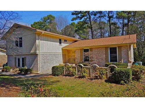 668 Rollingwood Drive, Stone Mountain, GA 30087