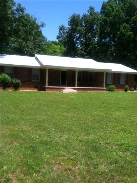 800 Ruby Richardson Dr, Killen, AL 35645