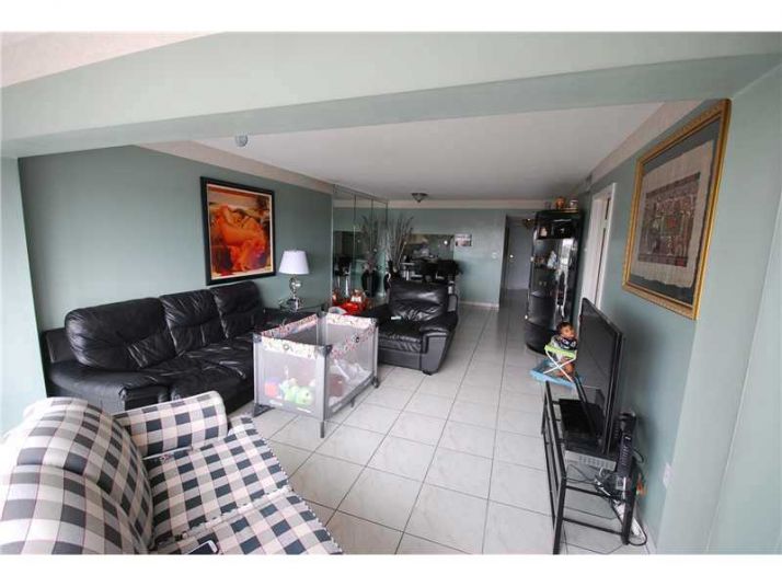 4525 W 20 AV # C523, Hialeah, FL 33012