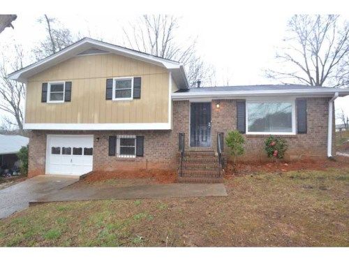 3074 Menlo Drive, Rex, GA 30273