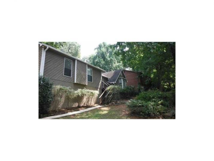 4042 Maxanne Drive Nw, Kennesaw, GA 30144