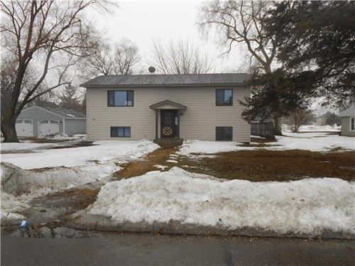 7859 State St, Clear Lake, MN 55319