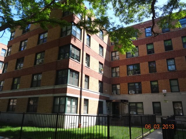 2545 W Fitch Ave Apt 203, Chicago, IL 60645