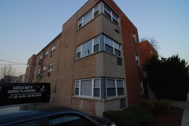 2400 W Balmoral Ave Apt 1c, Chicago, IL 60625