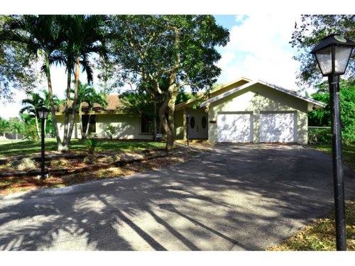 5816 NW 77 TE, Pompano Beach, FL 33067