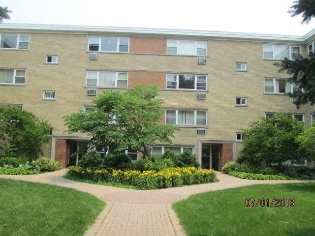 7427 N Ridge Blvd Apt 1, Chicago, IL 60645