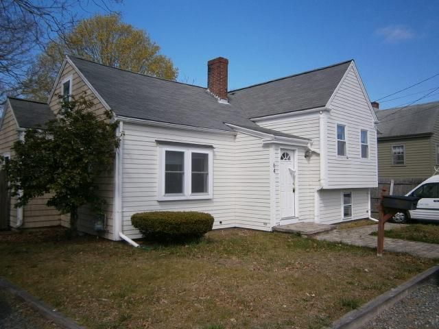 64 Walnut St, Hyannis, MA 02601