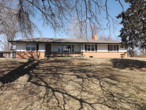 2102 Steele Rd, Kansas City, KS 66106