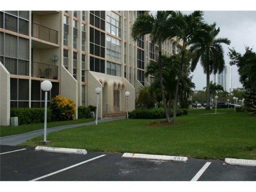 2000 ATLANTIC SHORES BL # 516, Hallandale, FL 33009