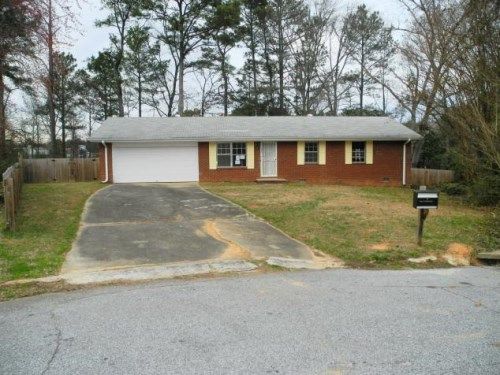 6005 Fairfield Dr, Morrow, GA 30260