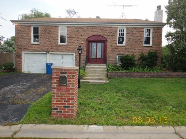 330 Stockport Court, Roselle, IL 60172