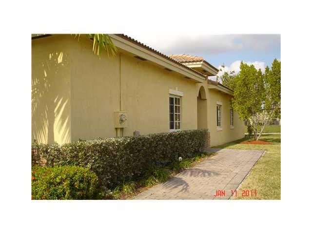 3327 11 DR # 3327, Homestead, FL 33033