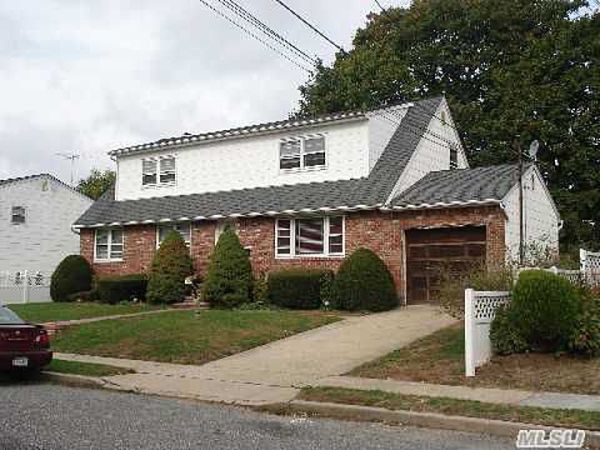 294 Plymouth  Court, Uniondale, NY 11553