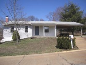 5501 Somerville Drive, High Ridge, MO 63049