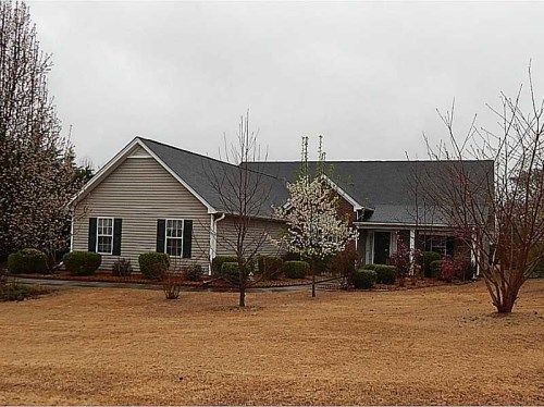 172 Berry Hill Lane, Hoschton, GA 30548