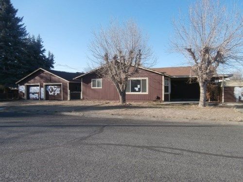 1320 Pleasant Avenue, Yakima, WA 98902