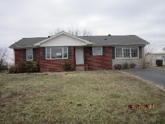 2926 Seminole Dr, Hopkinsville, KY 42240