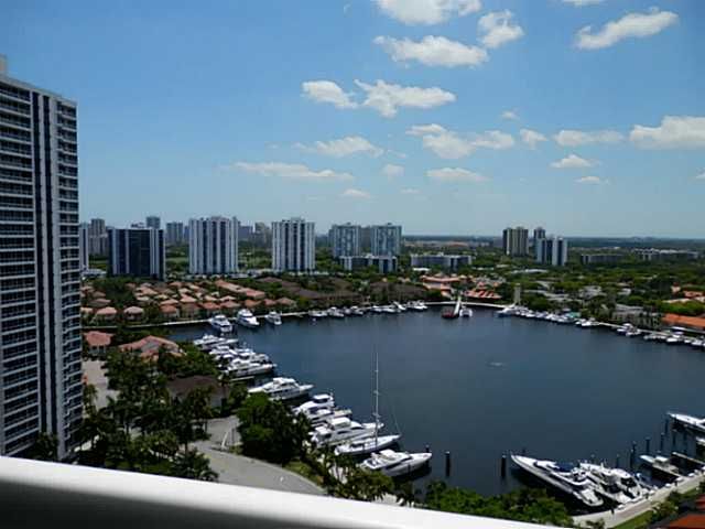 21205 YACHT CLUB DR # 2207, Miami, FL 33180