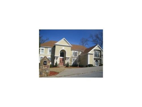 8320 Sentinae Chase Dr, Roswell, GA 30076