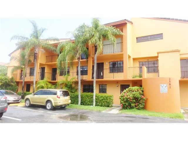 2582 W 56th St Apt 204, Hialeah, FL 33016