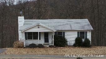 250 Ridge Top Ln, Linden, VA 22642