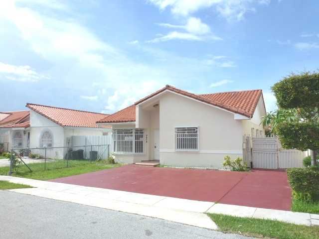 2472 W 73 PL, Hialeah, FL 33016