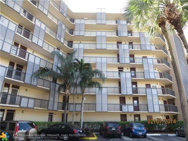 3301 N Country Club Dr # 108, Miami, FL 33180