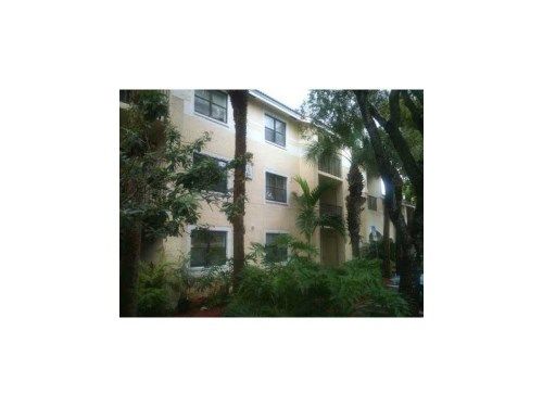 570 PARK RD # 35-6, Hollywood, FL 33021