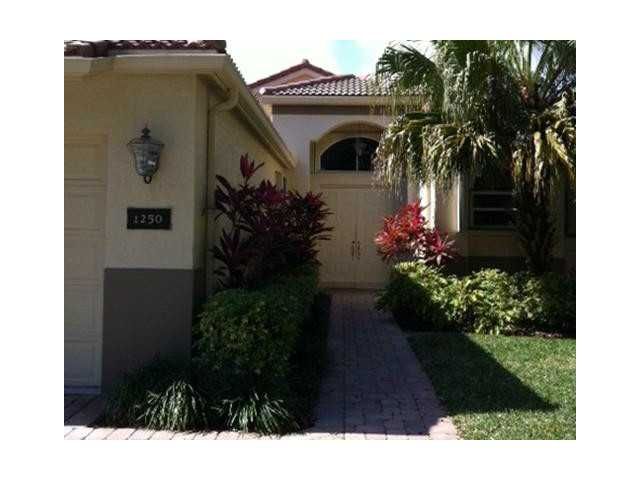 1250 S 13TH AV, Hollywood, FL 33019