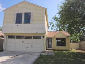 10246 Apricot Field Dr, San Antonio, TX 78245