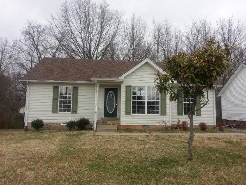 135 Sleepy Hollow Dr, Springfield, TN 37172