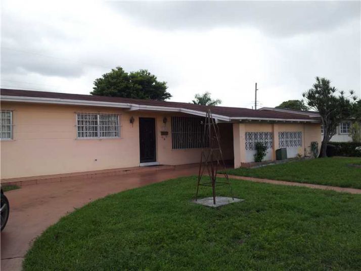 714 W 53 TE, Hialeah, FL 33012